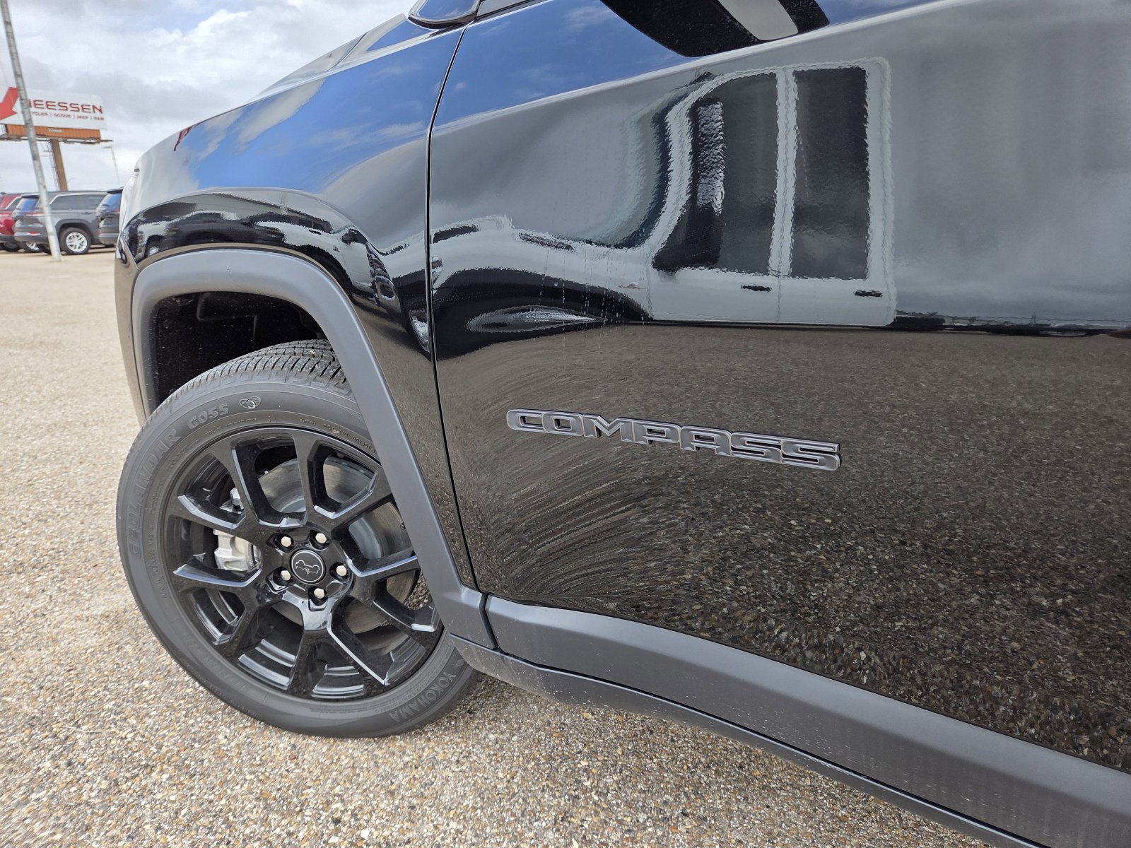 New 2026 Jeep Compass Latitude AWD/4WD image 11