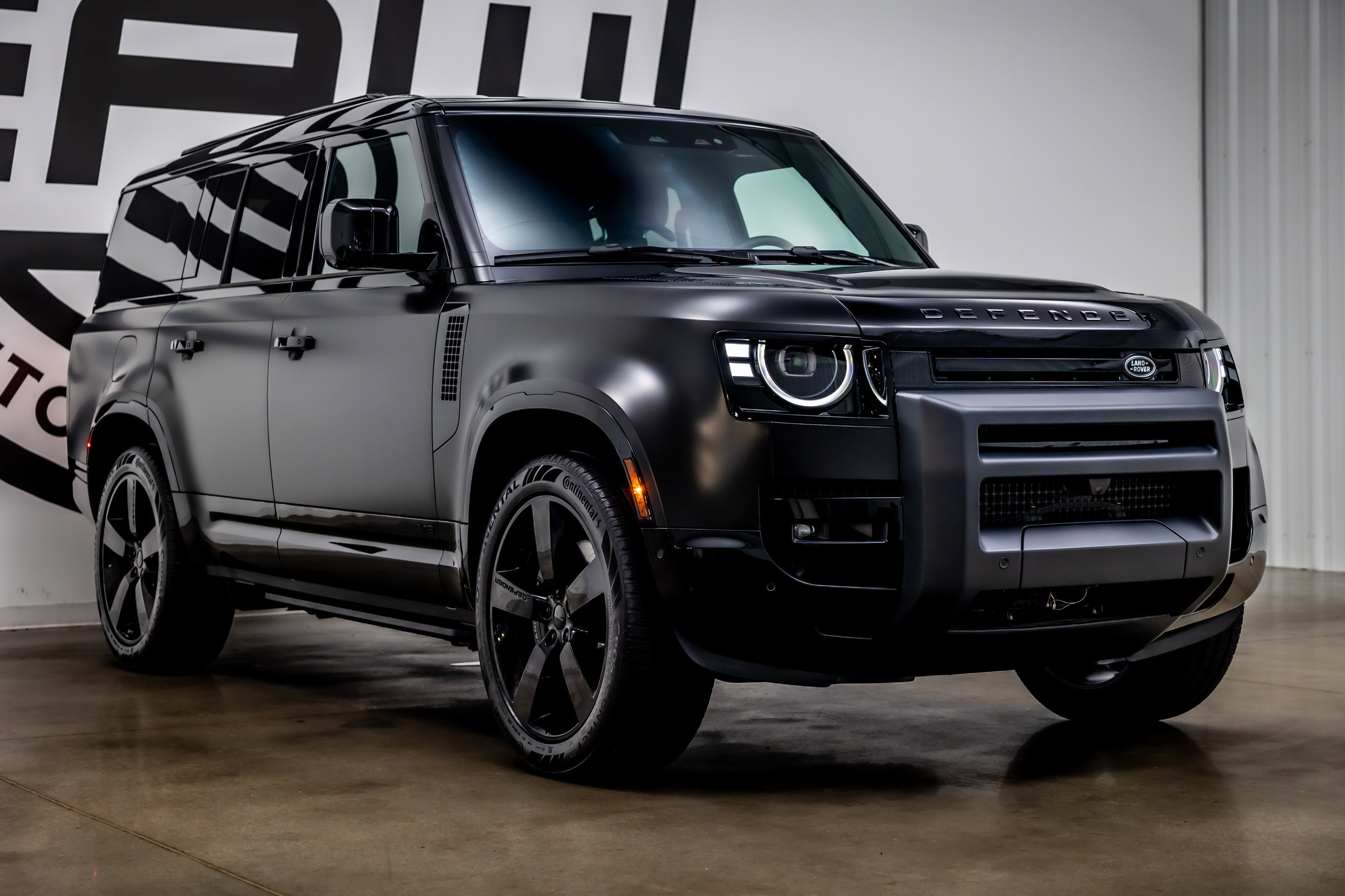 Used 2026 Land Rover Defender 130 V8 image 26