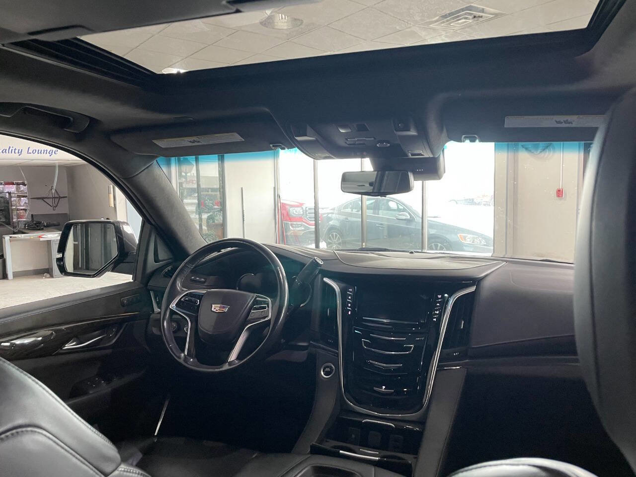 Used 2018 Cadillac Escalade ESV Platinum image 34