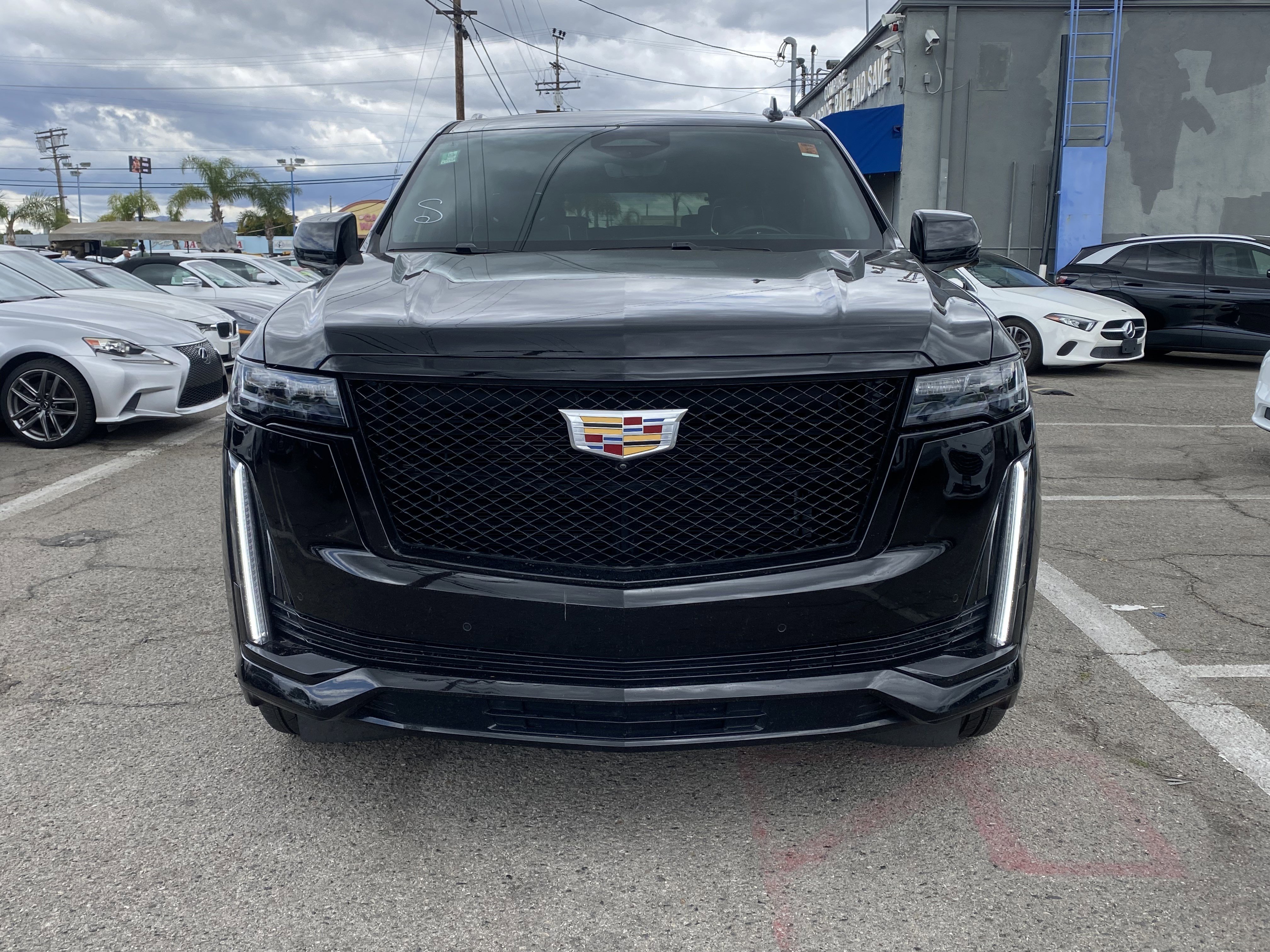 Used 2021 Cadillac Escalade ESV Sport AWD/4WD image 3