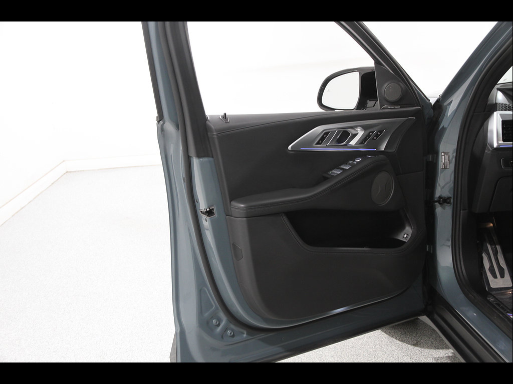 Used 2023 BMW XM AWD/4WD image 5