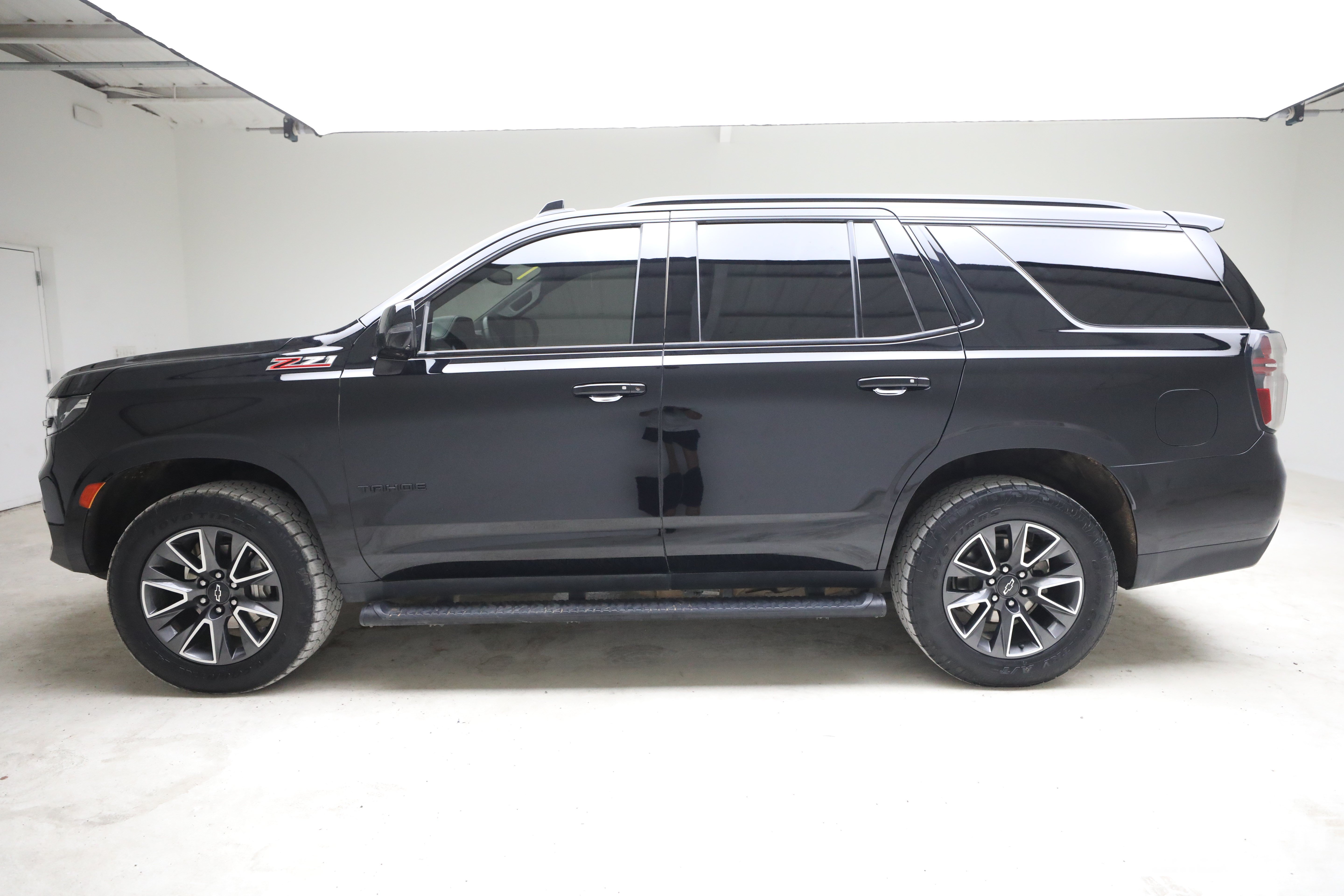 Used 2023 Chevrolet Tahoe Z71 w/ Z71 Off-Road Package AWD/4WD image 2