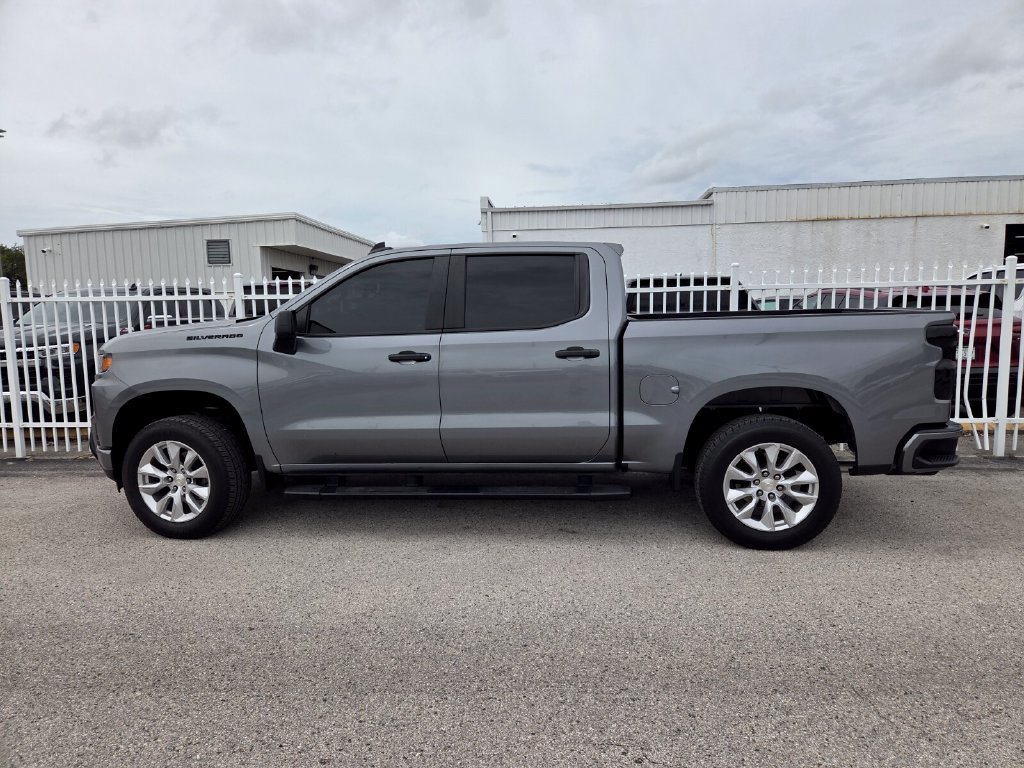 Used 2022 Chevrolet Silverado 1500 Custom w/ LPO, Dark Essentials Package RWD image 6