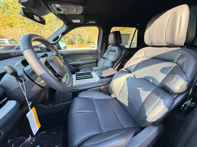 New 2025 Lincoln Navigator L Reserve w/ Jet Appearance Package AWD/4WD image 15