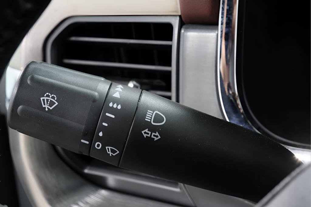 Used 2023 Ford F150 Lariat w/ Max Trailer Tow Package image 17