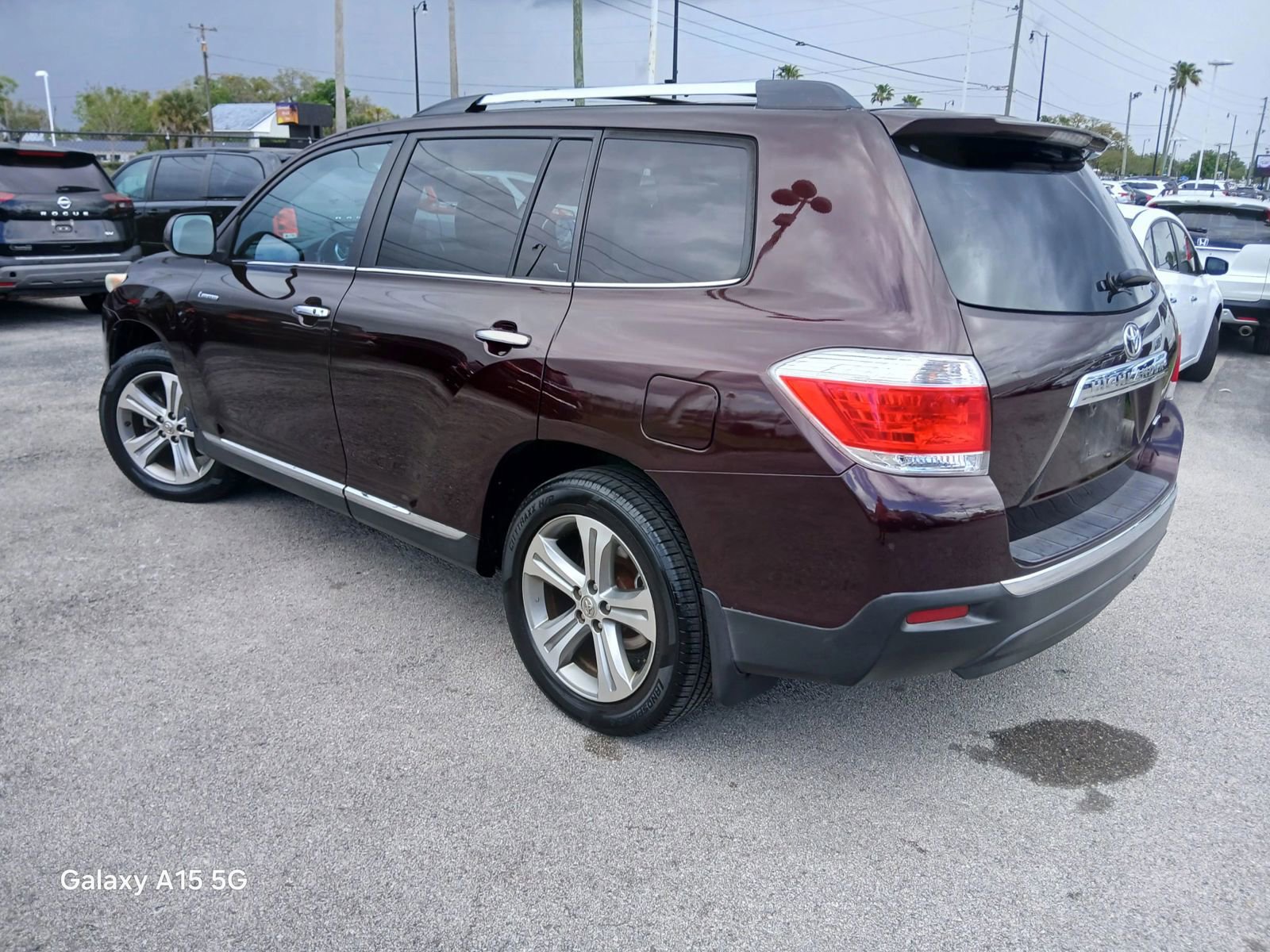 Used 2011 Toyota Highlander Limited w/ Tow Pkg image 6