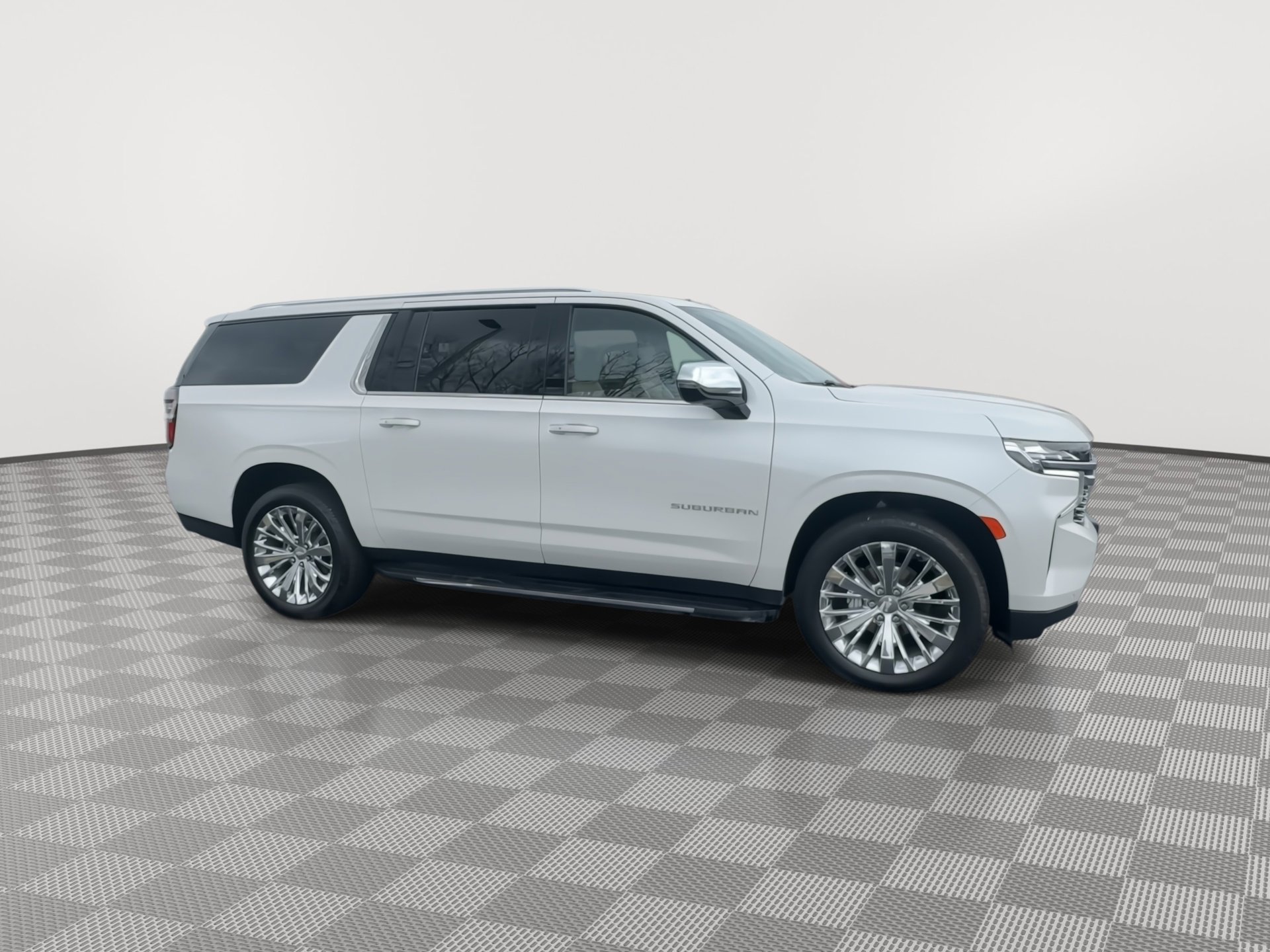Used 2021 Chevrolet Suburban Premier image 2