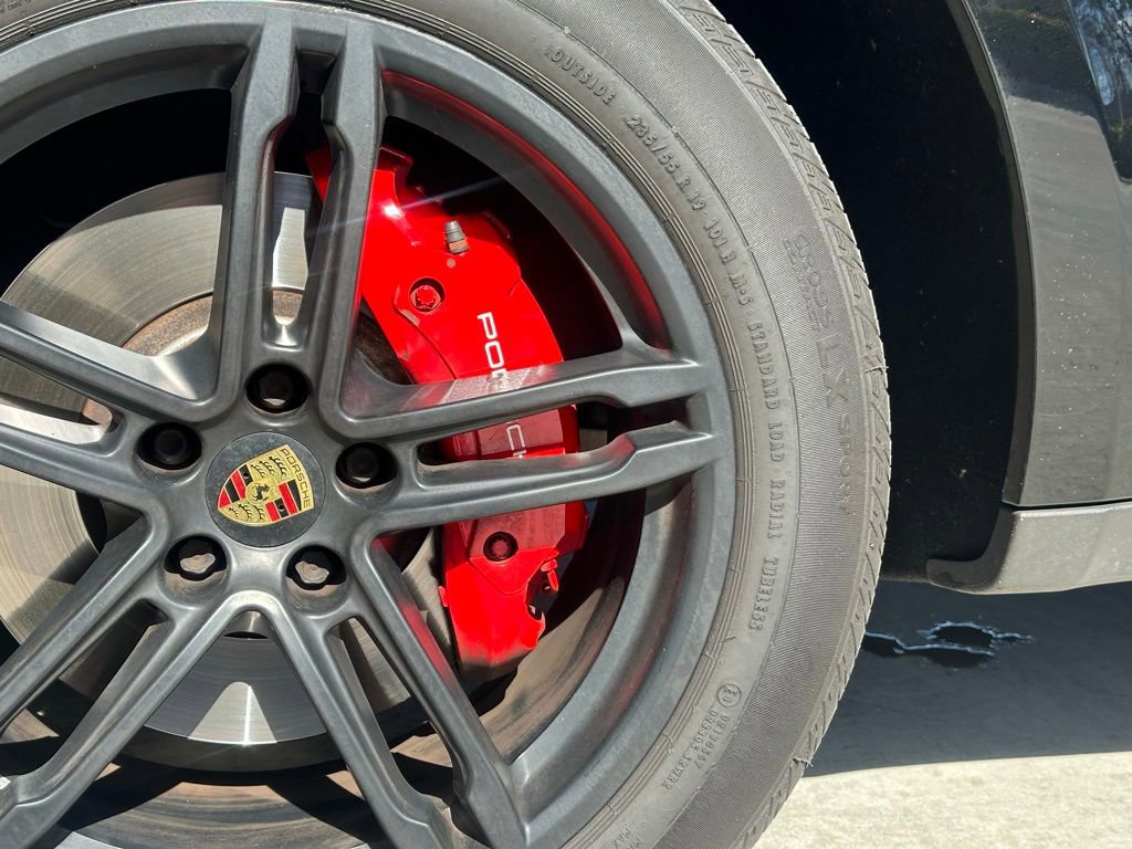 Certified 2021 Porsche Macan image 15