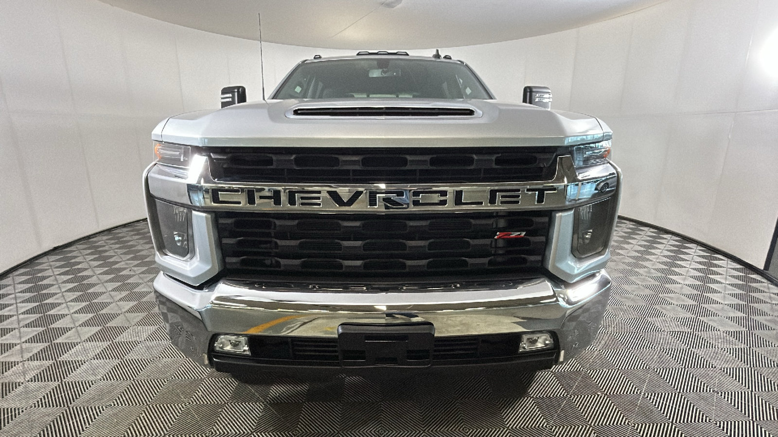 Used 2021 Chevrolet Silverado 2500 LT w/ Convenience Package AWD/4WD image 9