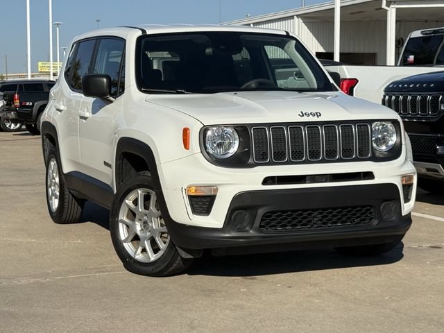 Used 2023 Jeep Renegade Latitude AWD/4WD image 2