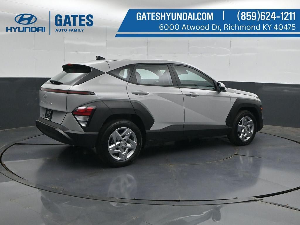 New 2027 Hyundai Kona SE FWD image 2