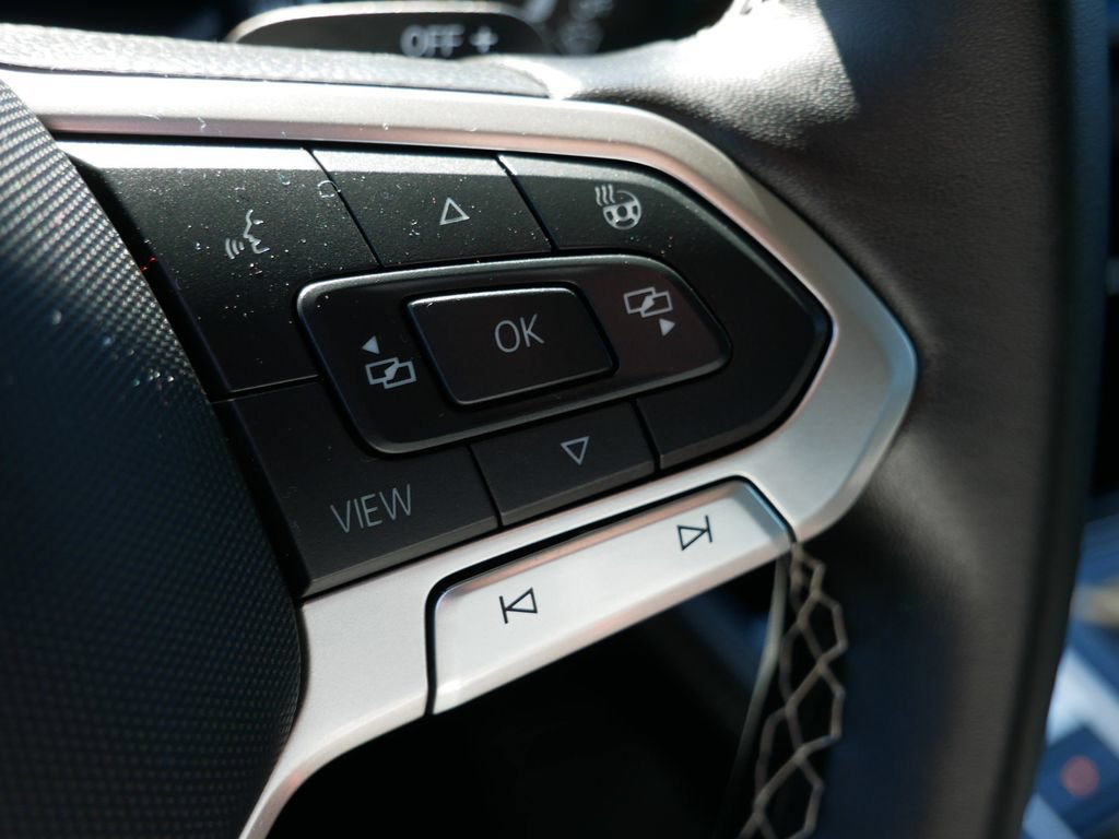 Used 2025 Volkswagen Atlas SE AWD/4WD image 31