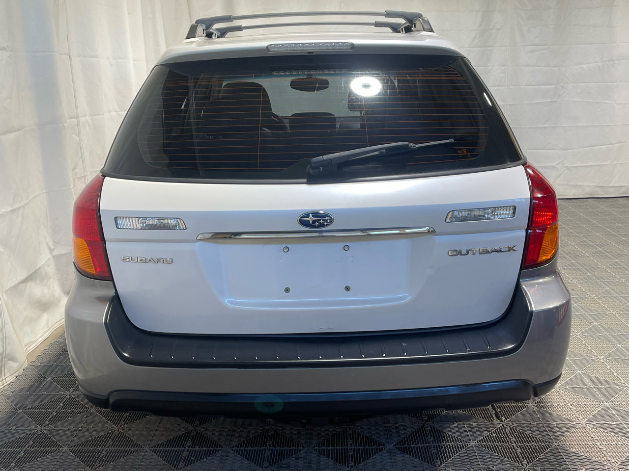 Used 2005 Subaru Outback 2.5i image 10