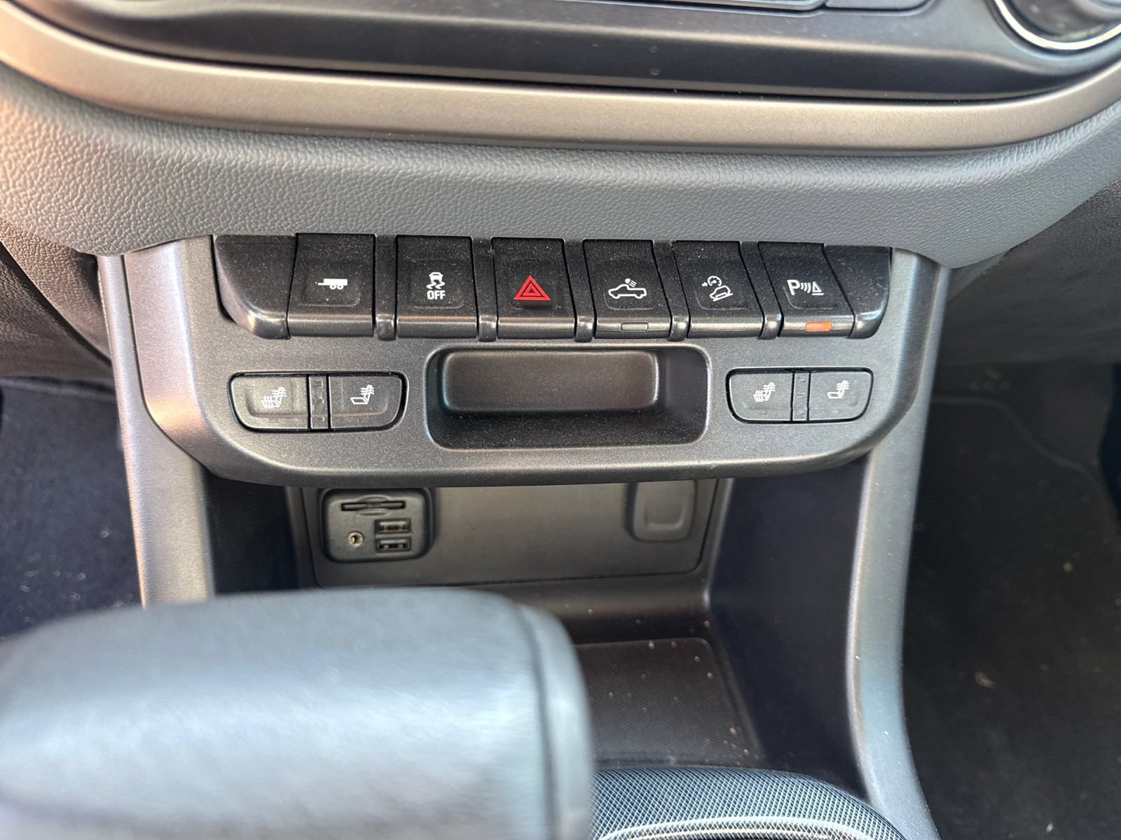 Used 2020 Chevrolet Colorado Z71 RWD image 32