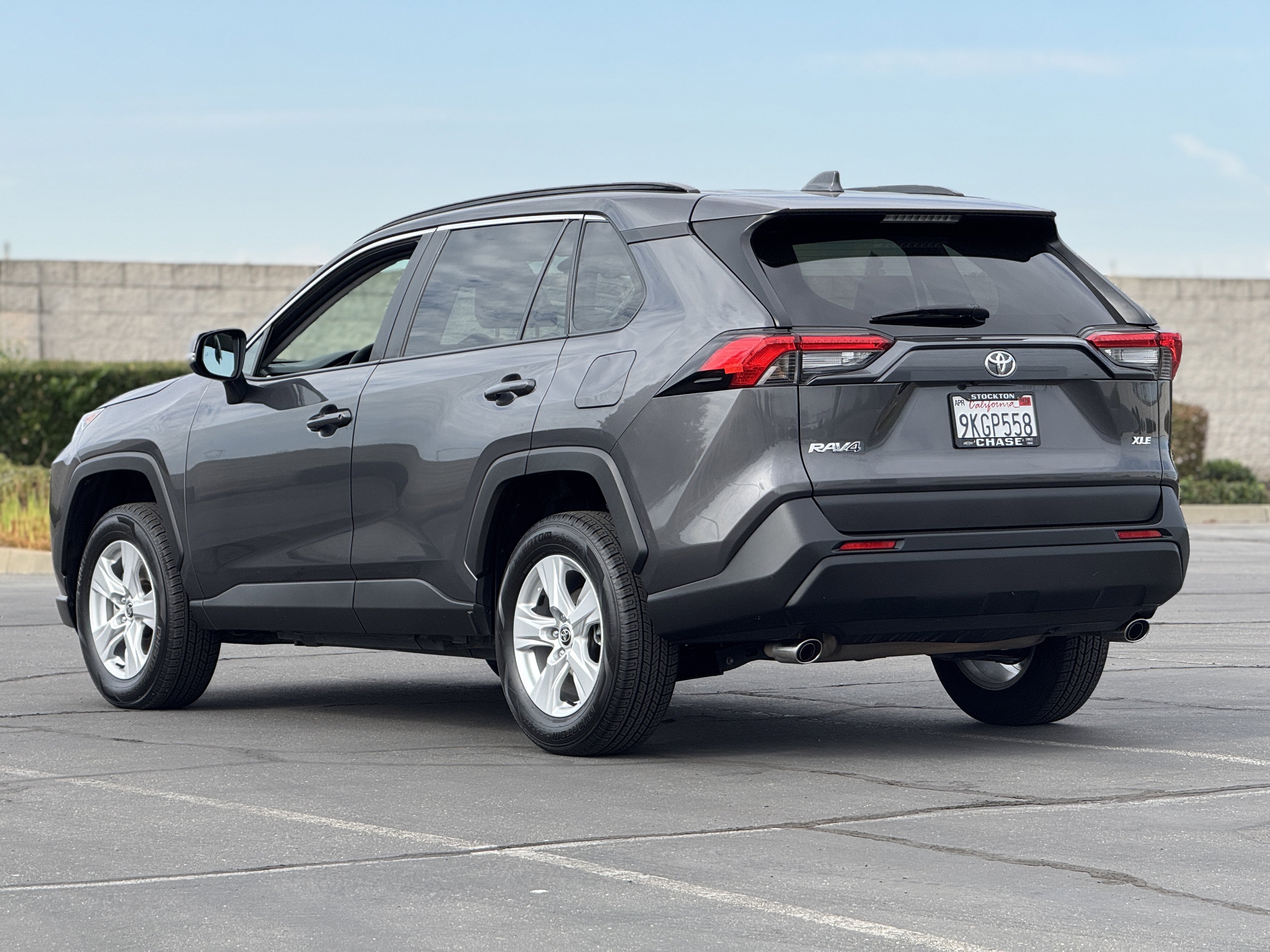 Used 2021 Toyota RAV4 XLE image 5