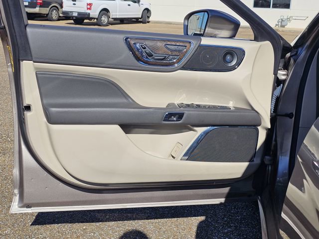 Certified 2019 Lincoln Continental Reserve image 14