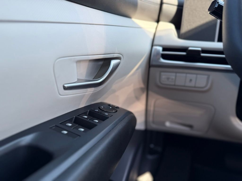 Used 2025 Hyundai Tucson SE image 27