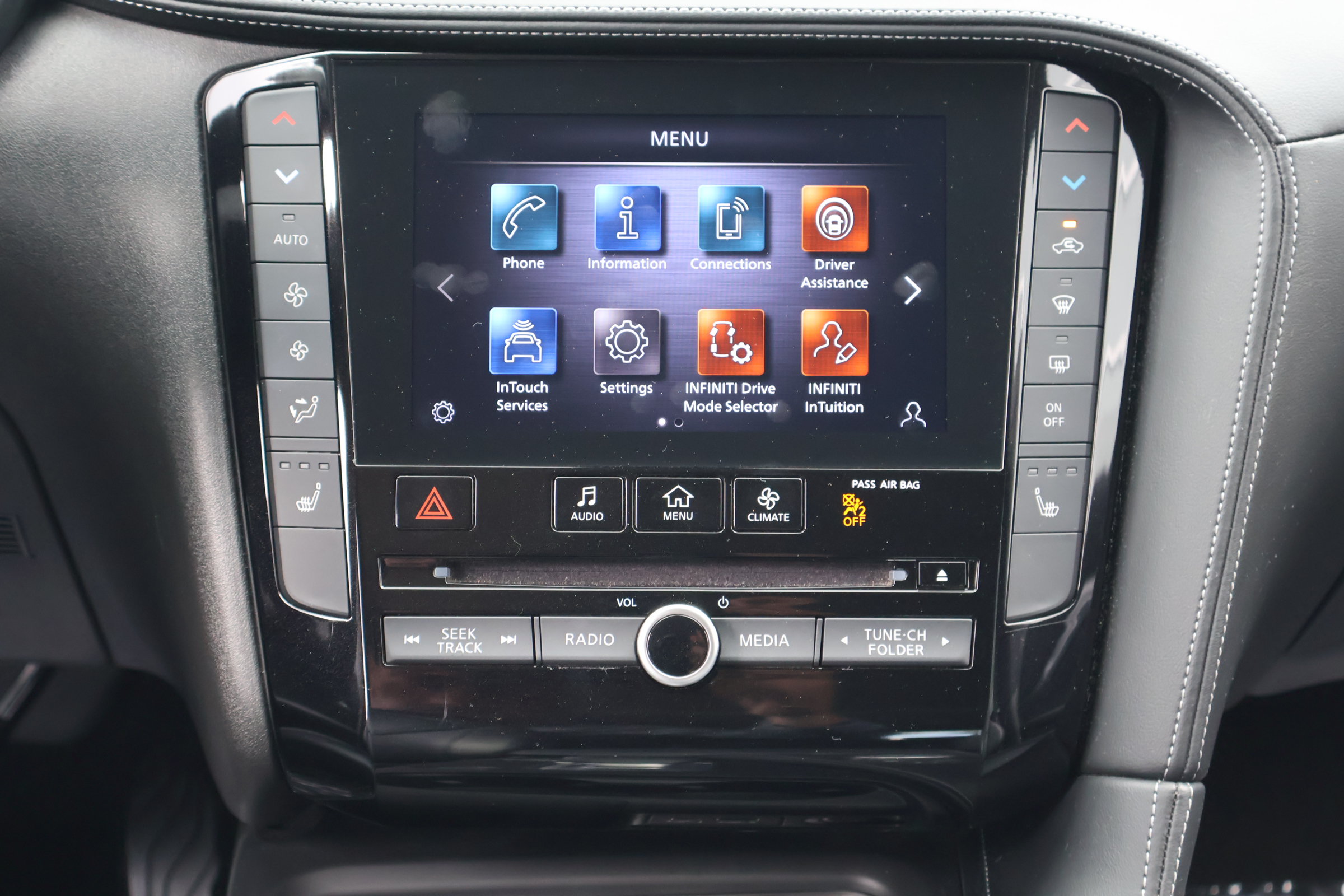 Certified 2024 INFINITI QX50 Luxe FWD image 20
