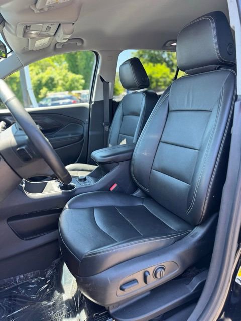 Used 2024 GMC Terrain SLT AWD/4WD image 14