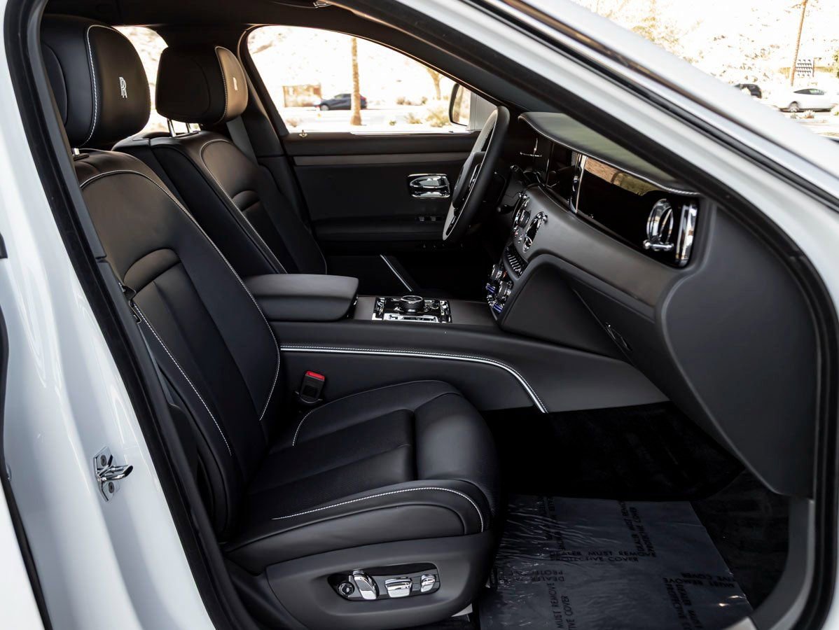 Used 2024 Rolls-Royce Ghost image 30