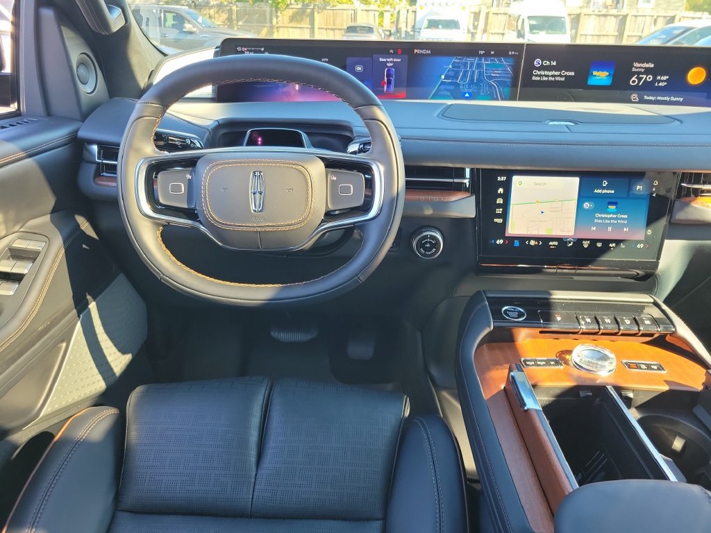 New 2027 Lincoln Navigator L Black Label AWD/4WD image 12