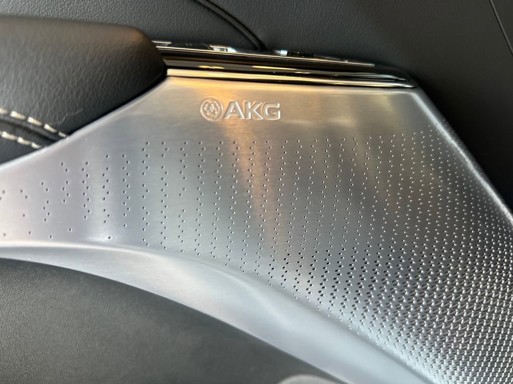 New 2026 Cadillac Lyriq Premium Luxury image 8