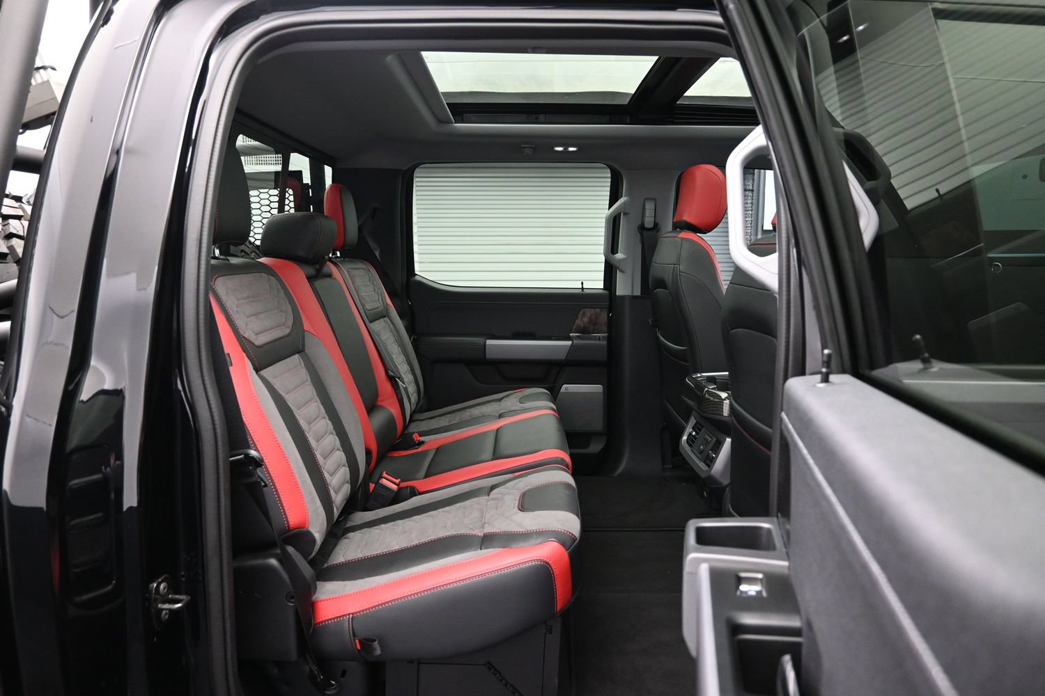 Used 2024 Ford F250 Lariat w/ Lariat Ultimate Package AWD/4WD image 12