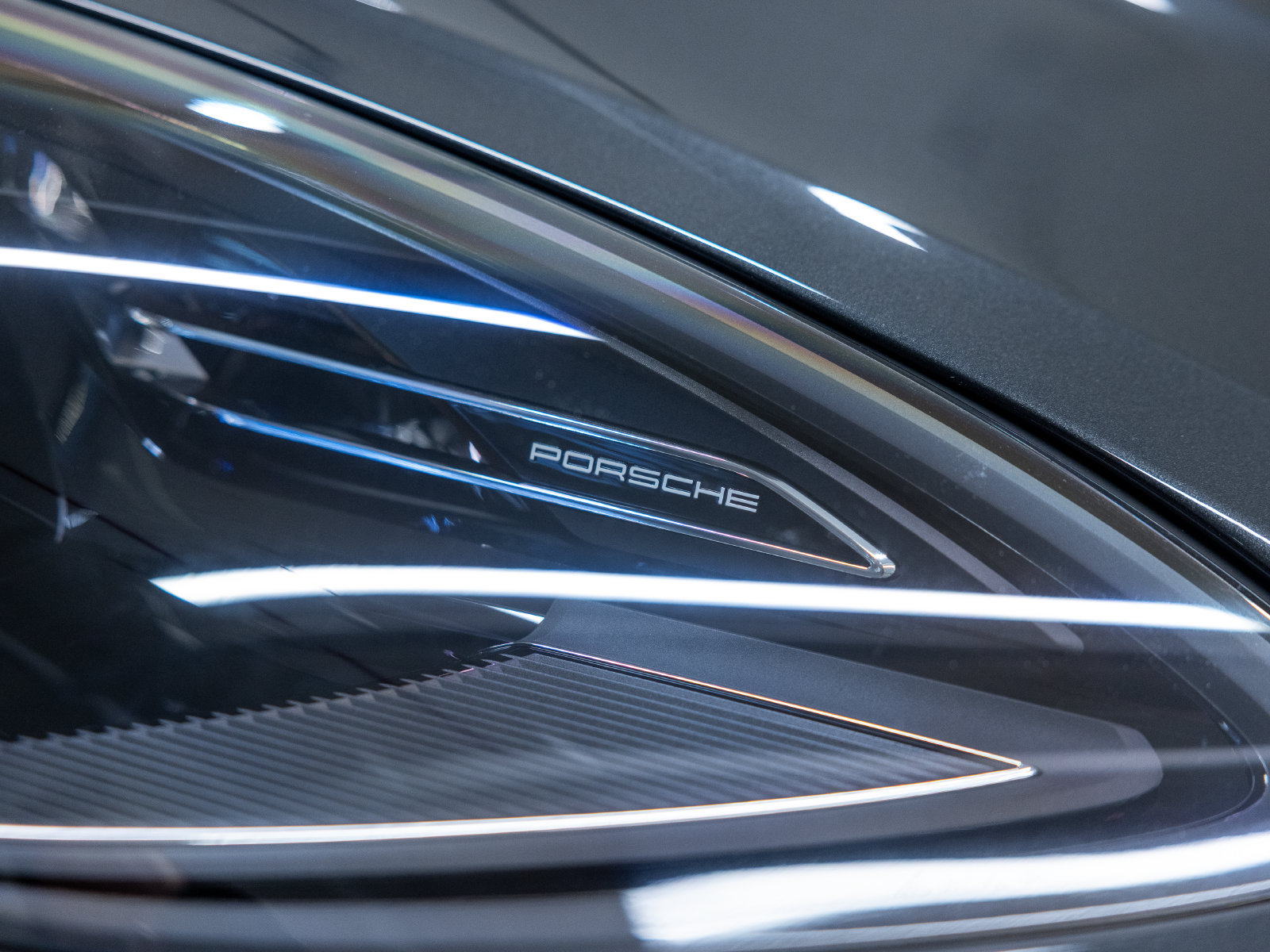 Certified 2023 Porsche Macan AWD/4WD image 14
