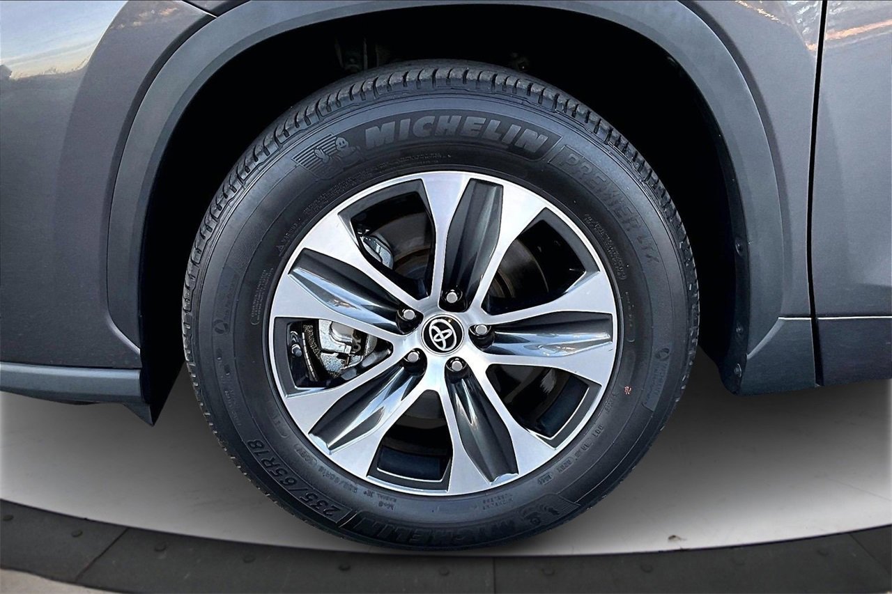 Used 2022 Toyota Highlander XLE image 33