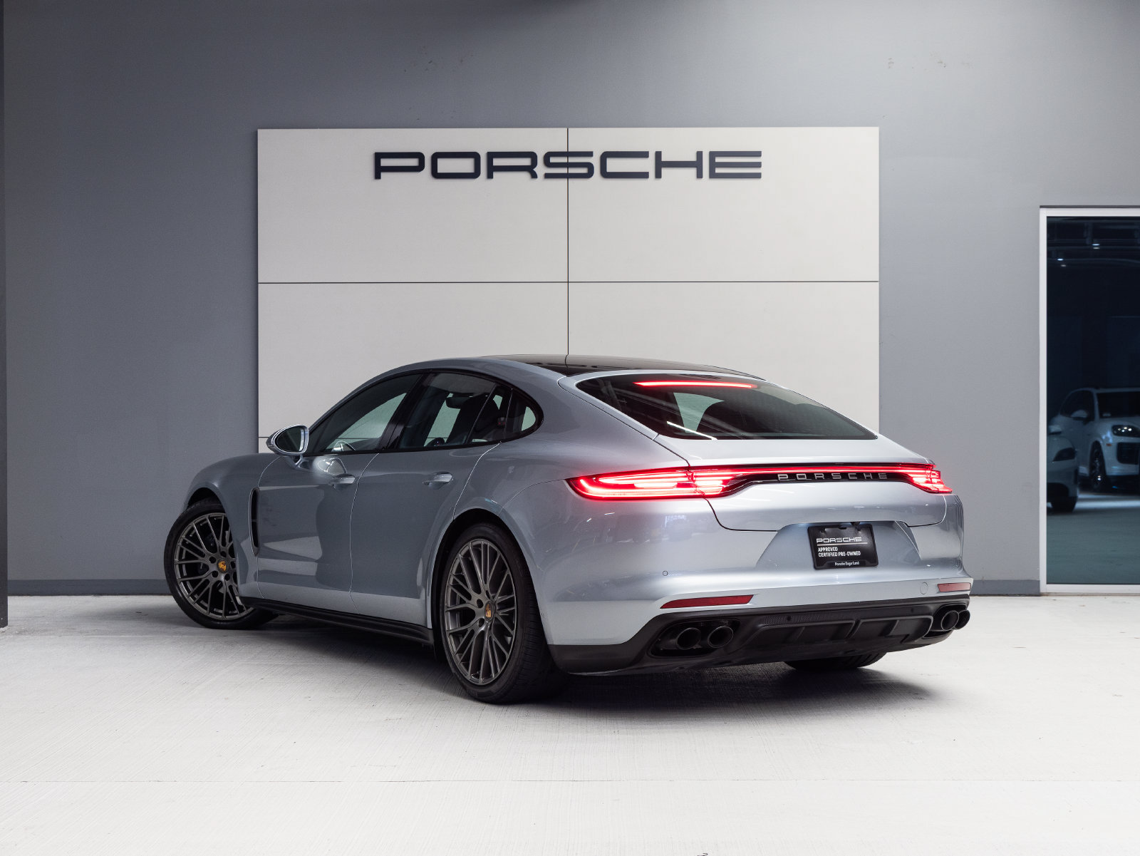 Certified 2023 Porsche Panamera Platinum Edition w/ Assistance Package RWD image 3