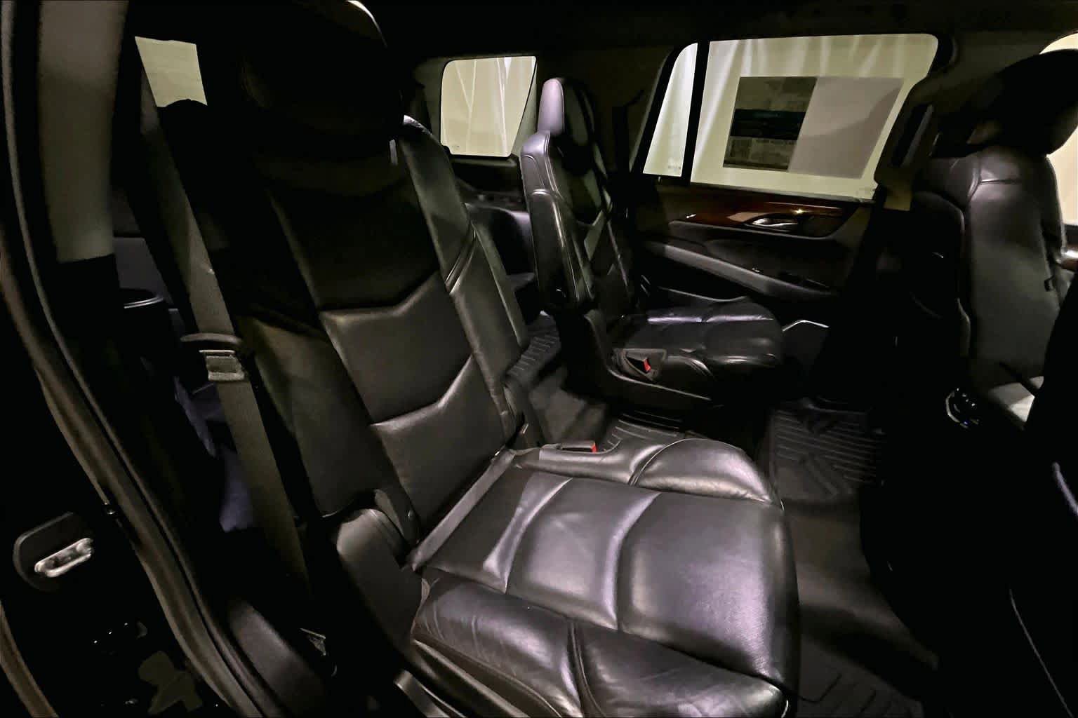 Used 2019 Cadillac Escalade Luxury AWD/4WD image 20