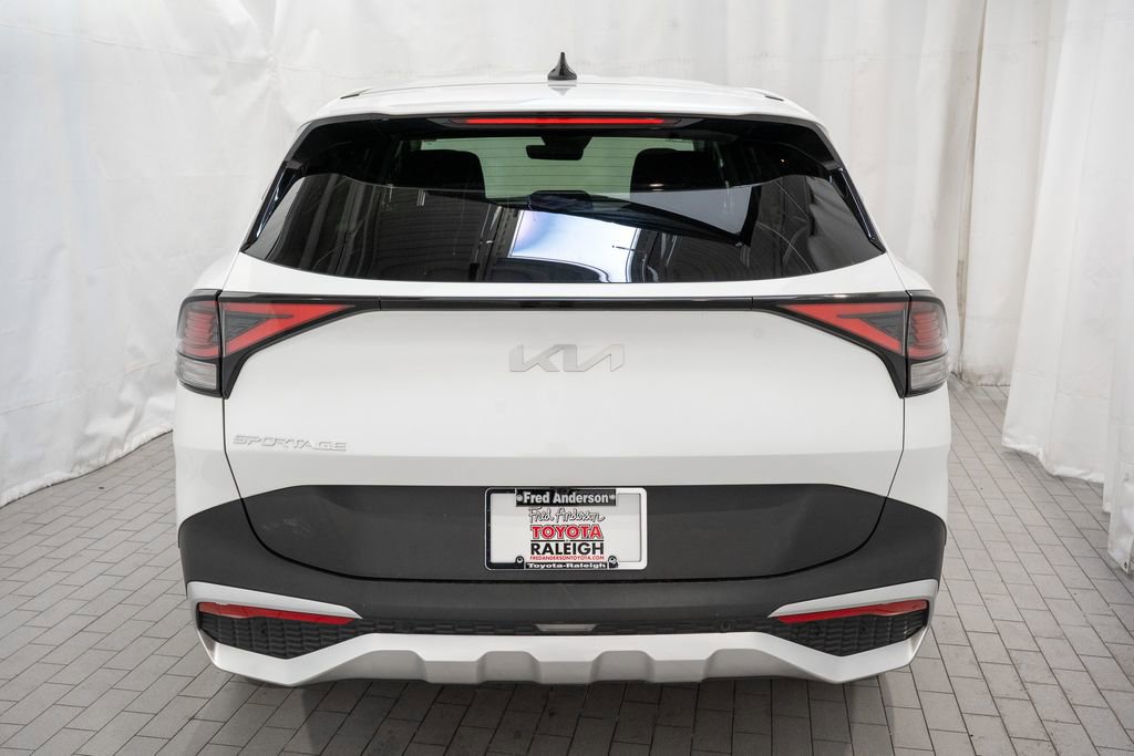 Used 2024 Kia Sportage LX image 4