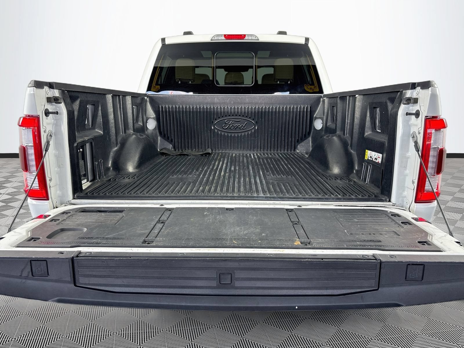 Used 2023 Ford F150 Lariat w/ Max Trailer Tow Package AWD/4WD image 27