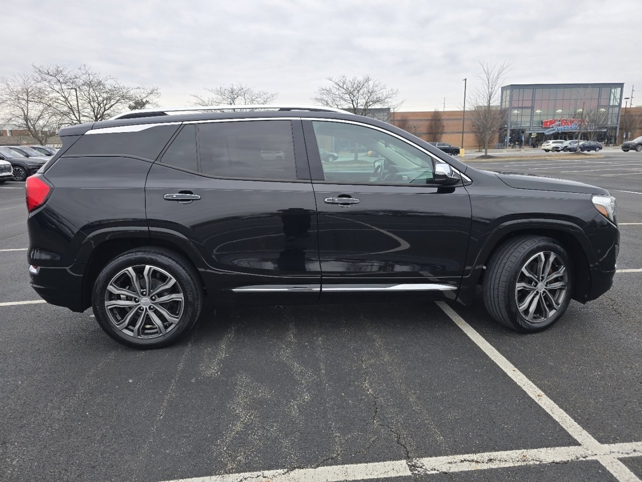 Used 2019 GMC Terrain Denali w/ Advanced Safety Package image 21