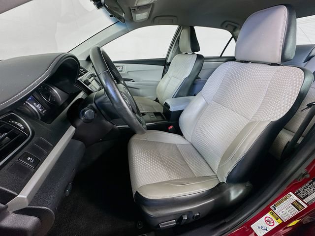 Used 2015 Toyota Camry SE image 25