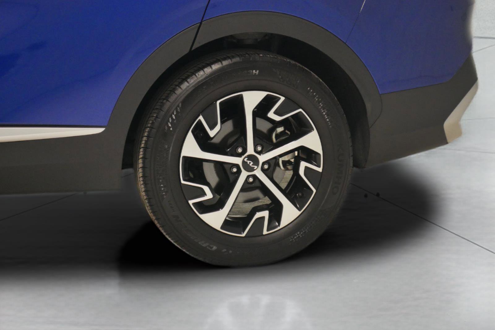 Used 2023 Kia Sportage EX image 30