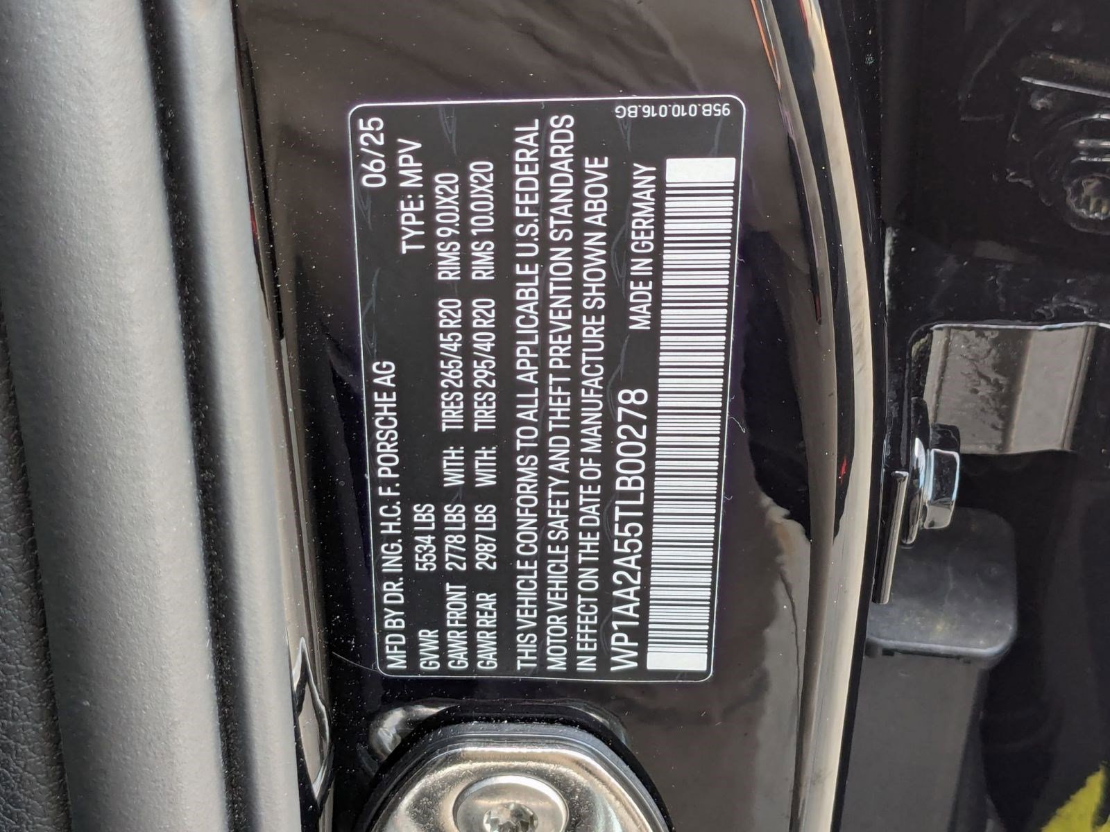 Certified 2026 Porsche Macan image 30