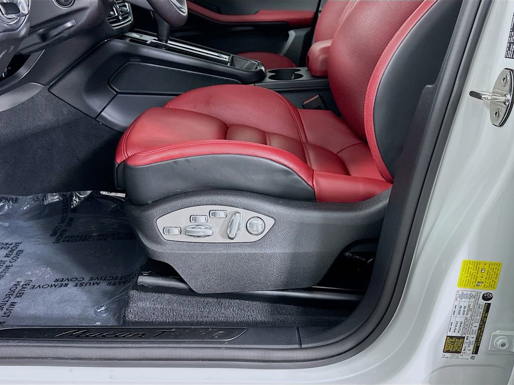 Certified 2026 Porsche Macan Turbo AWD/4WD image 22