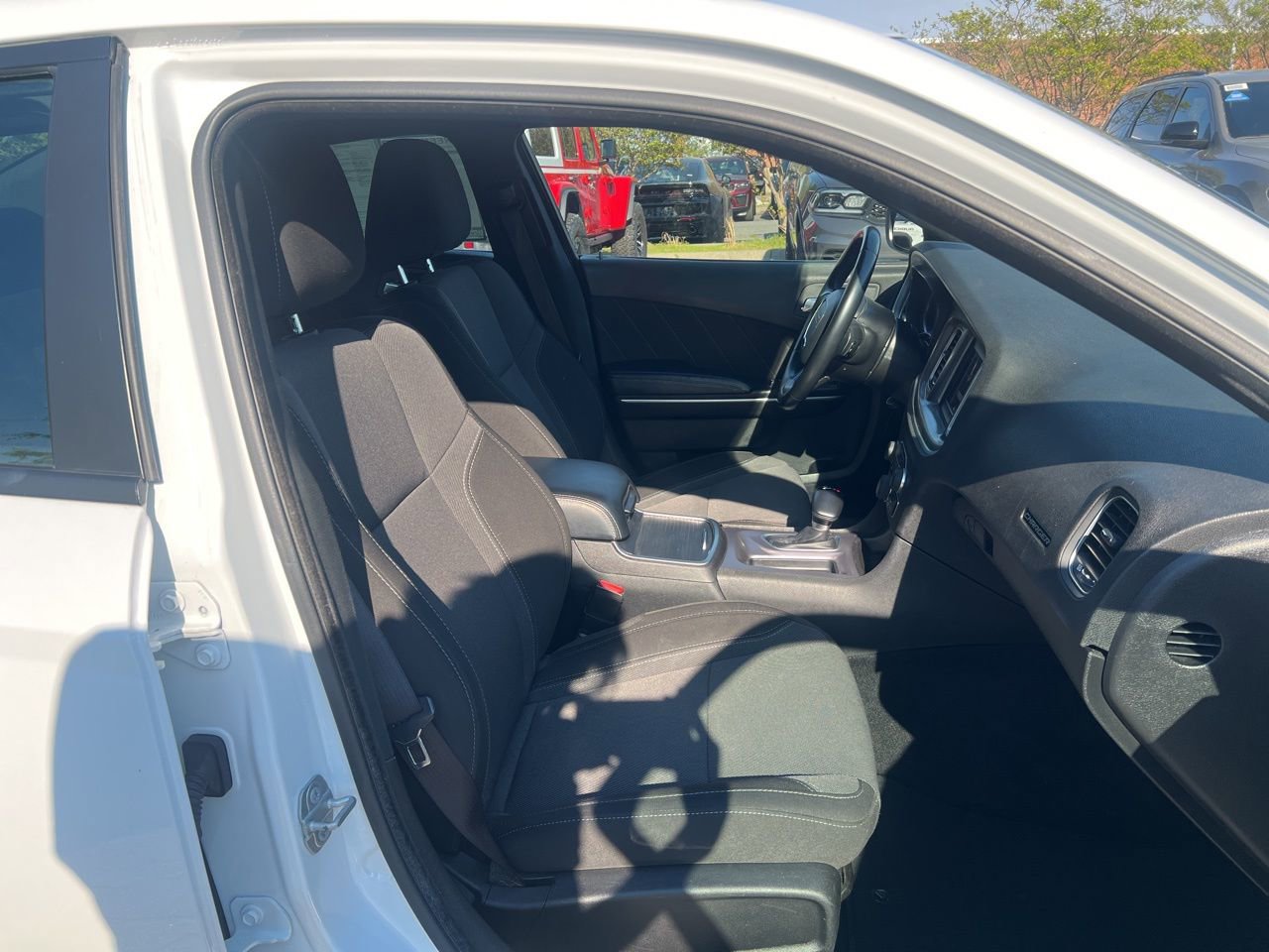 Used 2022 Dodge Charger SXT RWD image 25