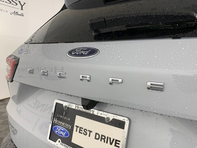 Used 2025 Ford Escape SE image 14