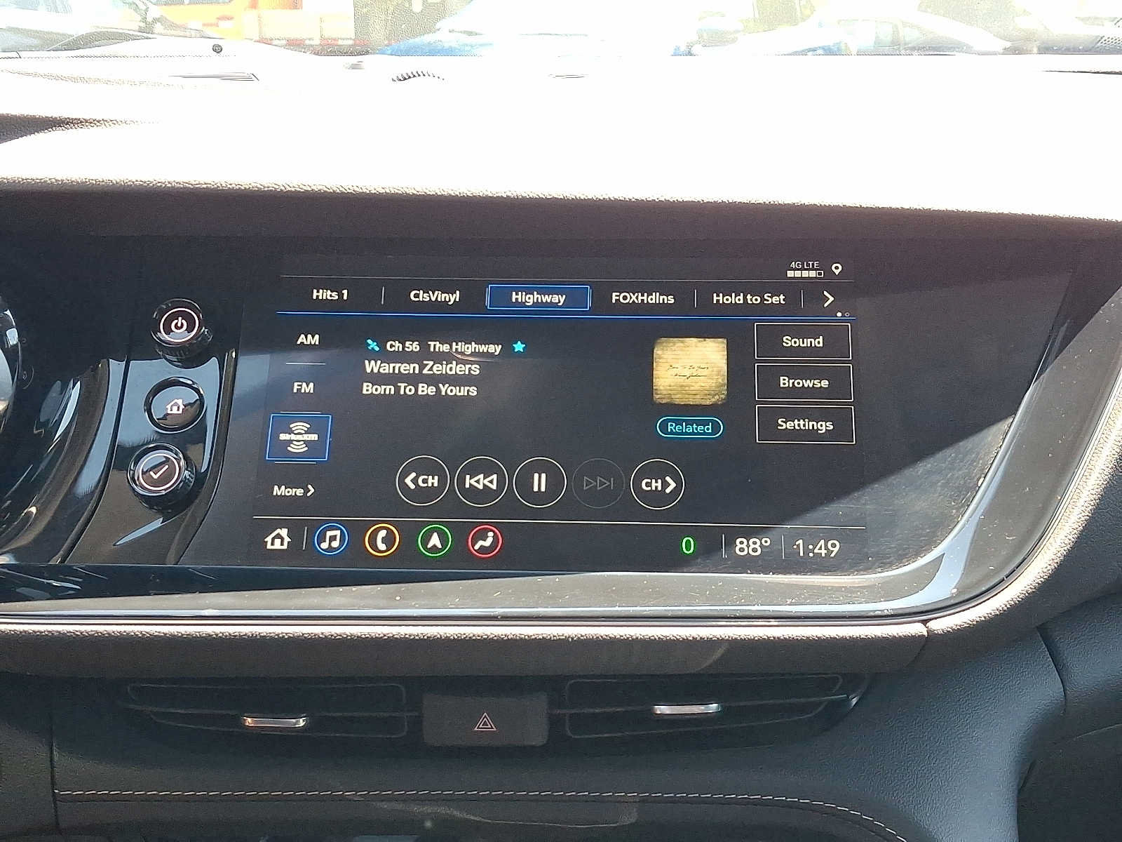 Used 2023 Buick Envision Avenir AWD/4WD image 17