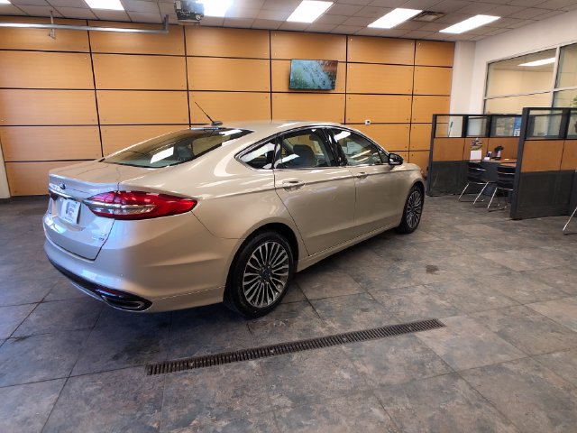 Used 2018 Ford Fusion SE w/ Fusion SE Technology Package AWD/4WD image 7
