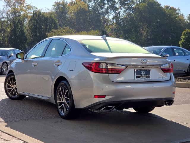 Used 2016 Lexus ES 350 w/ Luxury Package w/Wood Trim FWD image 26