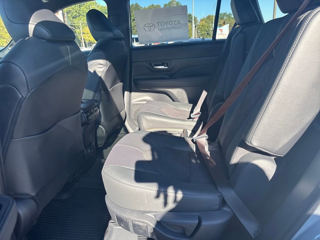 New 2026 Toyota Grand Highlander AWD Hybrid image 19