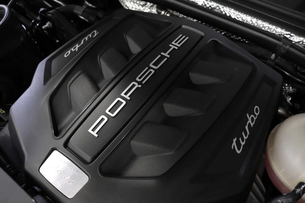 Used 2018 Porsche Macan Turbo AWD/4WD image 88