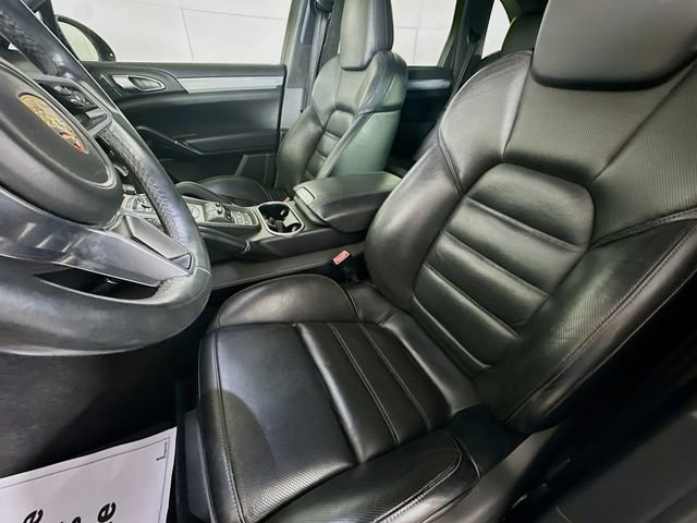 Used 2015 Porsche Cayenne Turbo image 23