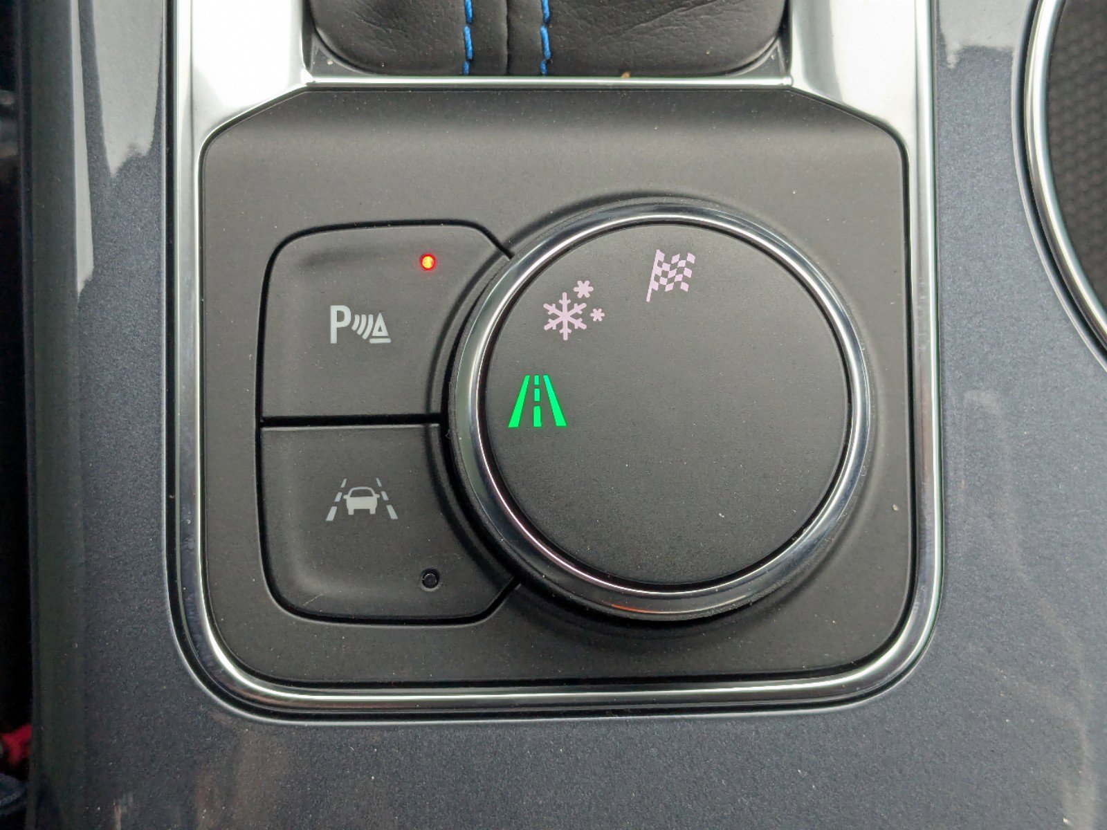 New 2025 Chevrolet Blazer RS w/ Driver Confidence II Package image 29