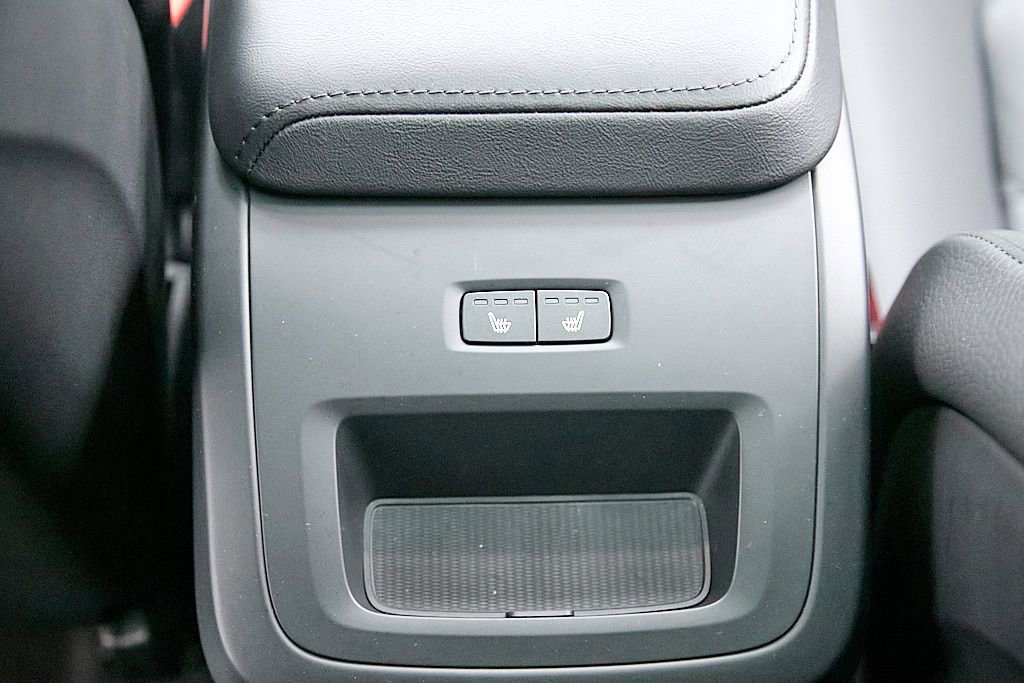 Certified 2023 Volvo XC60 B5 Plus w/ Climate Package image 23