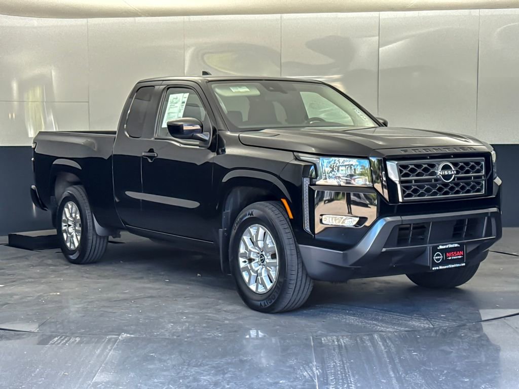 Used 2022 Nissan Frontier SV RWD image 1