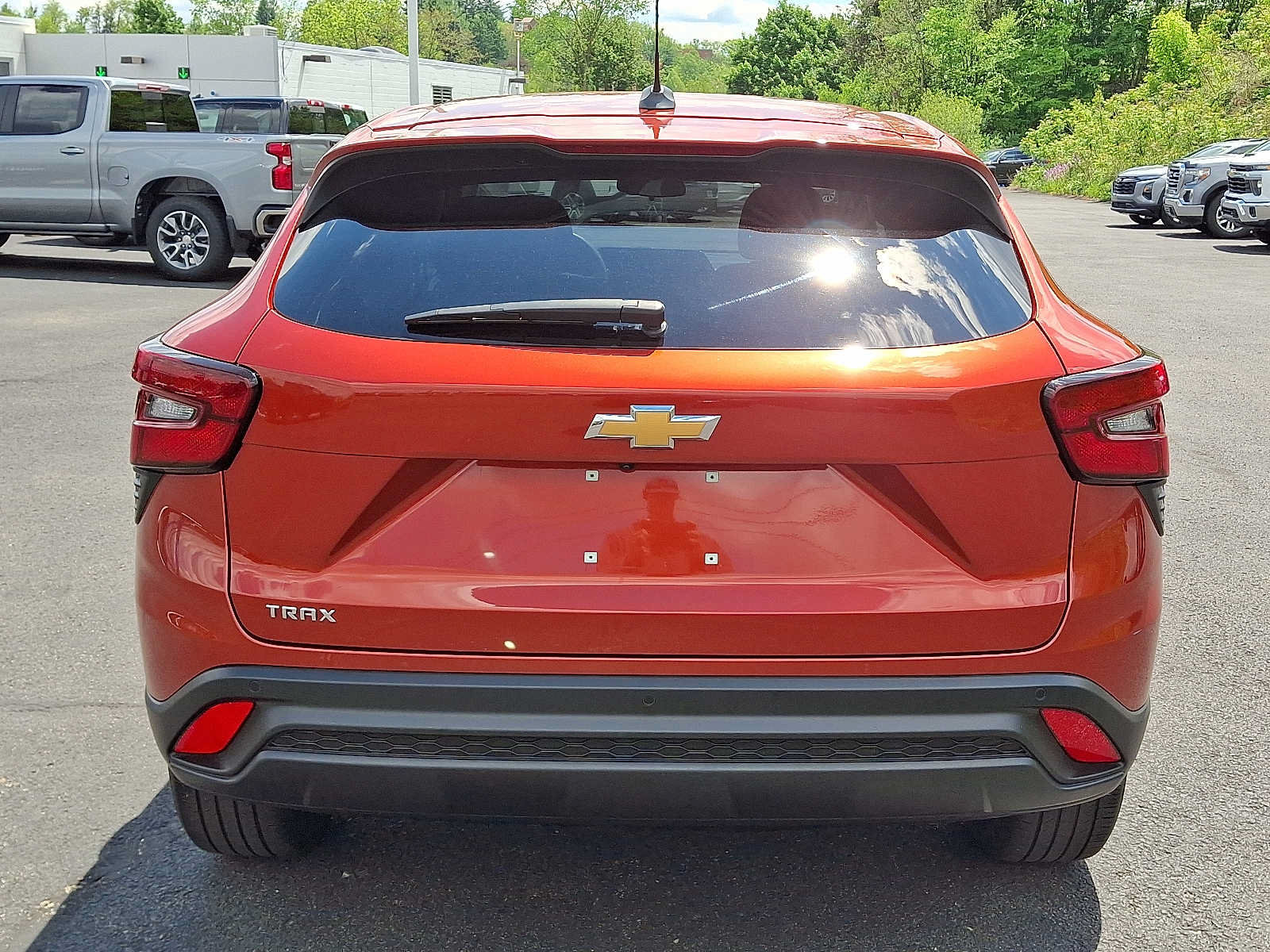 Used 2024 Chevrolet Trax LS w/ LS Convenience Package FWD image 5